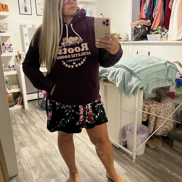 Burgundy roots hoodie - Picture 4 of 9